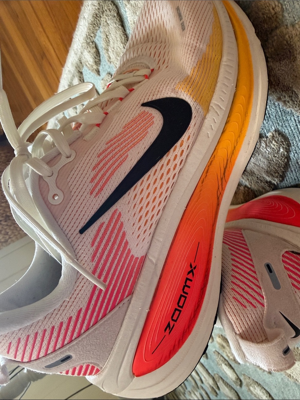 Women’s Nike Vomero 18 Running Shoe | Size 9.5 👟 - Picture 7 of 13